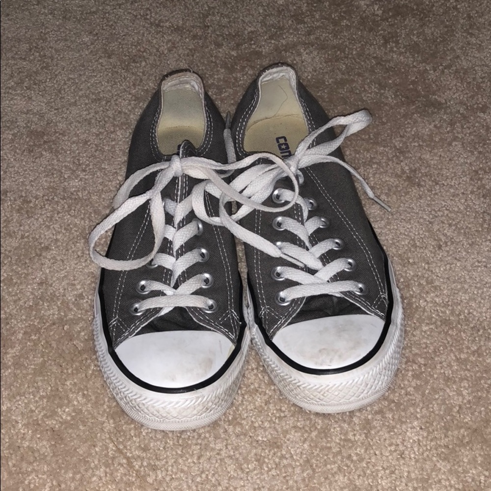 gray converse size 8
